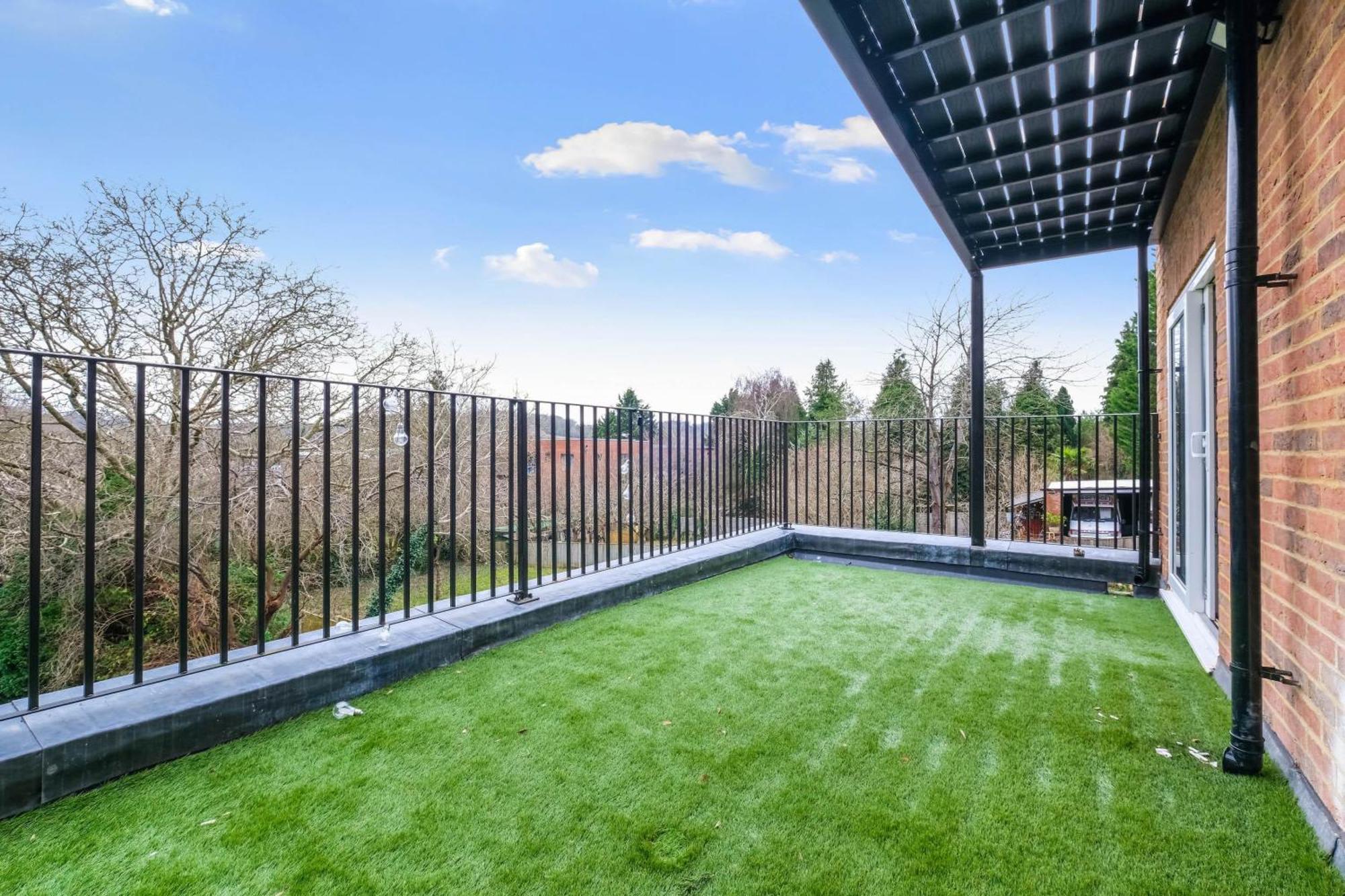 2 Bedroom Penthouse With Parking High Wycombe By 360Stays Exterior photo