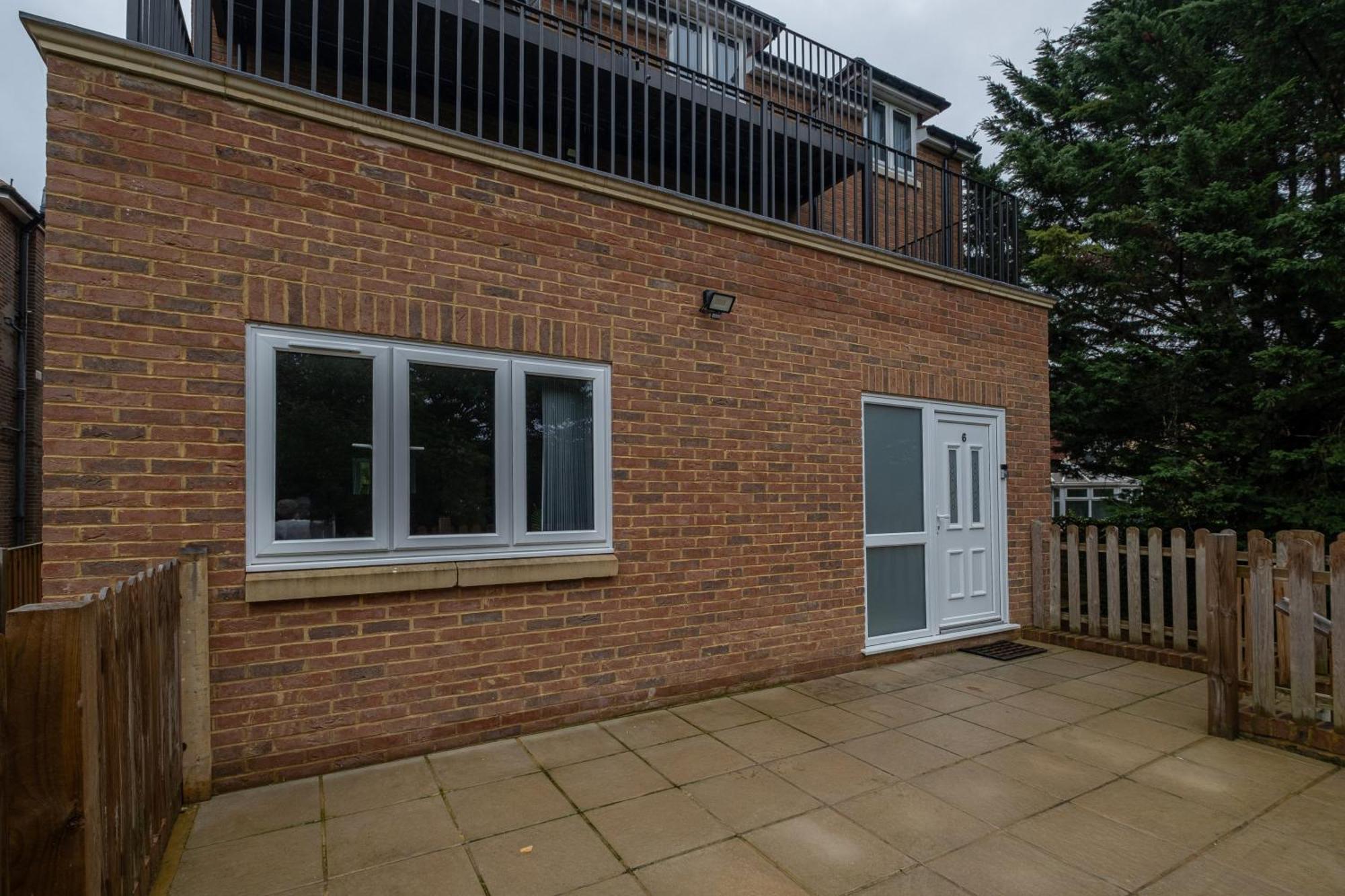 2 Bedroom Penthouse With Parking High Wycombe By 360Stays Exterior photo