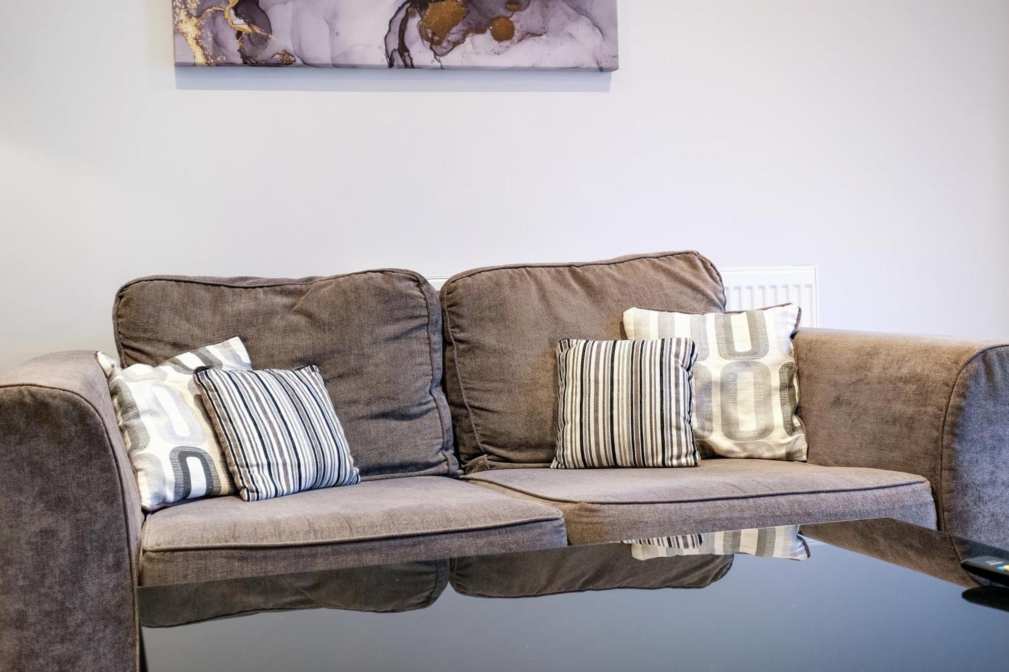 2 Bedroom Penthouse With Parking High Wycombe By 360Stays Exterior photo