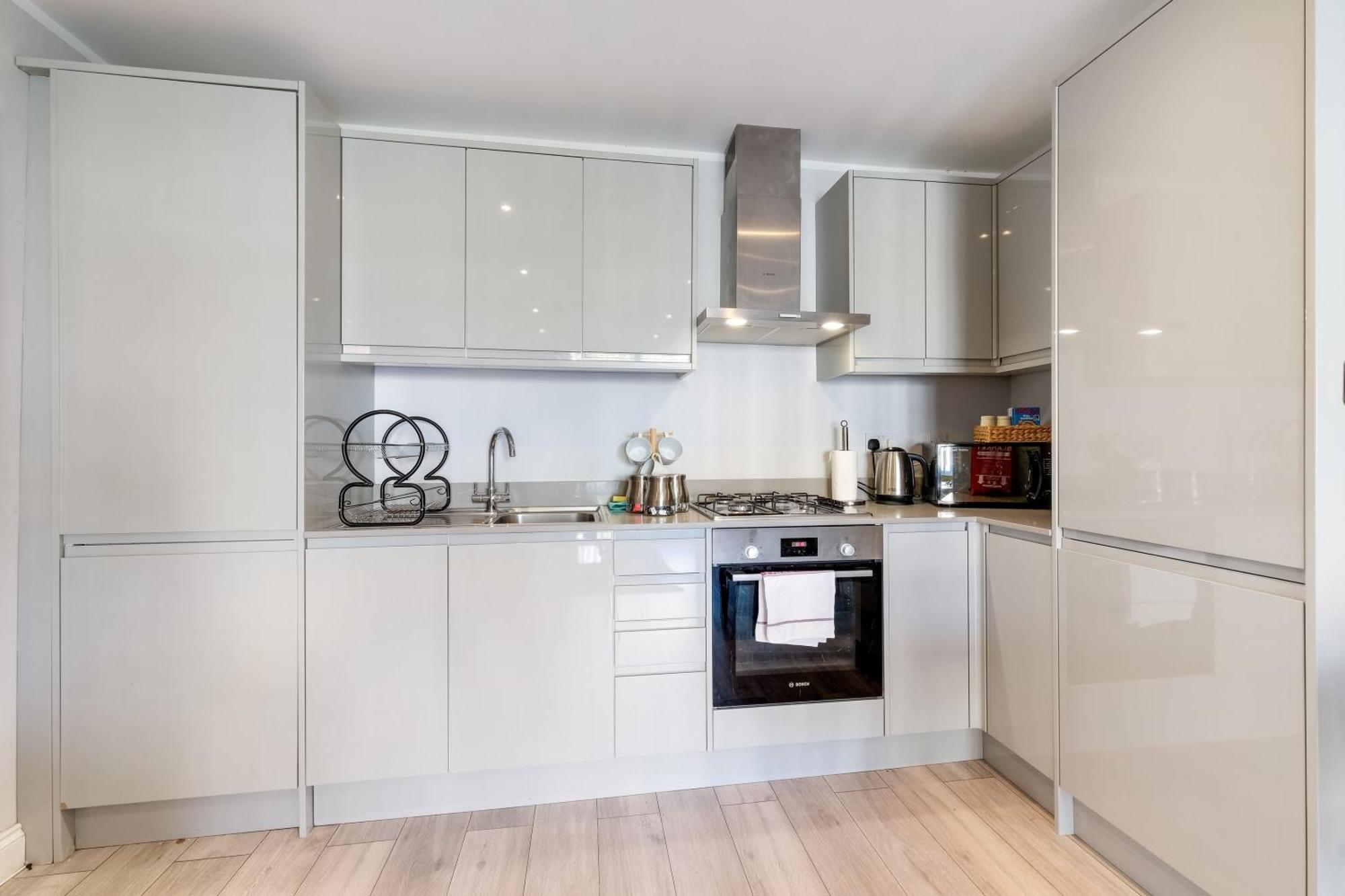2 Bedroom Penthouse With Parking High Wycombe By 360Stays Exterior photo